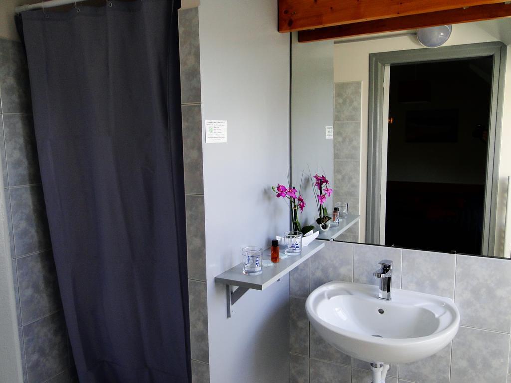 Hotel Aux Tamaris Sauzon Oda fotoğraf